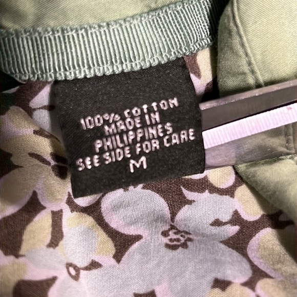 EDDIE BAUER MEDIUM GREEN BUTTON FRONT SHIRT - Picture 8 of 8